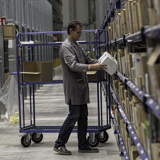 Medline warehouse Kleve order picking